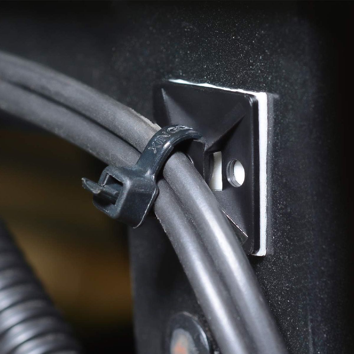 Cart In Mart 100Pack Black Cable Zip Tie Mounts with 8" Zip Ties Screws Strong Back Clip